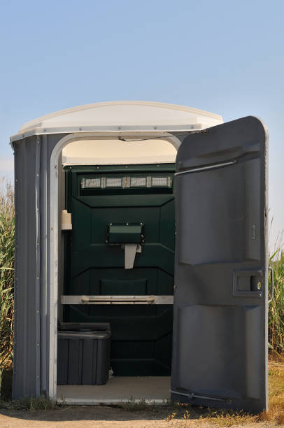 Portable Toilet Options We Offer in Ampere North, NJ